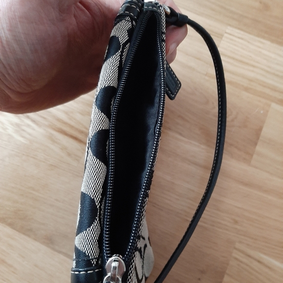 Coach Black & Gray Branded Purse Wristlet Clutch - Picture 5 of 8